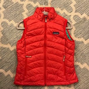 Patagonia Women’s puff vest size small